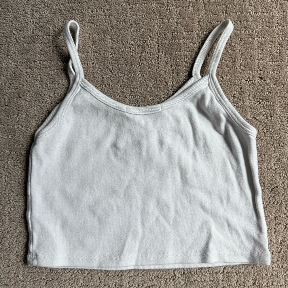 Brandy Melville Floral Cropped Tank - Picture 2 of 4